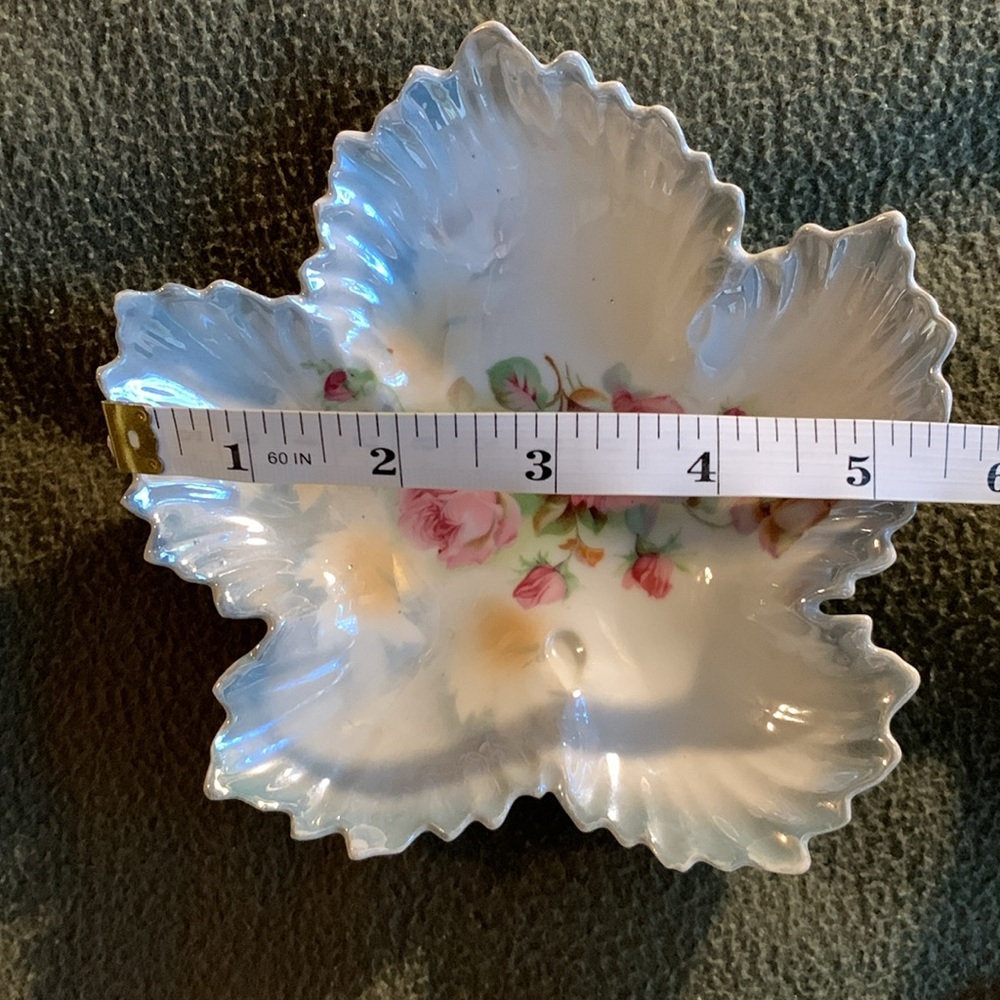 2 Vintage Leuchtenburg German bowls. Sizes approx 7.5” x 5” & 5.5” x 5.75” - Picture 14 of 15